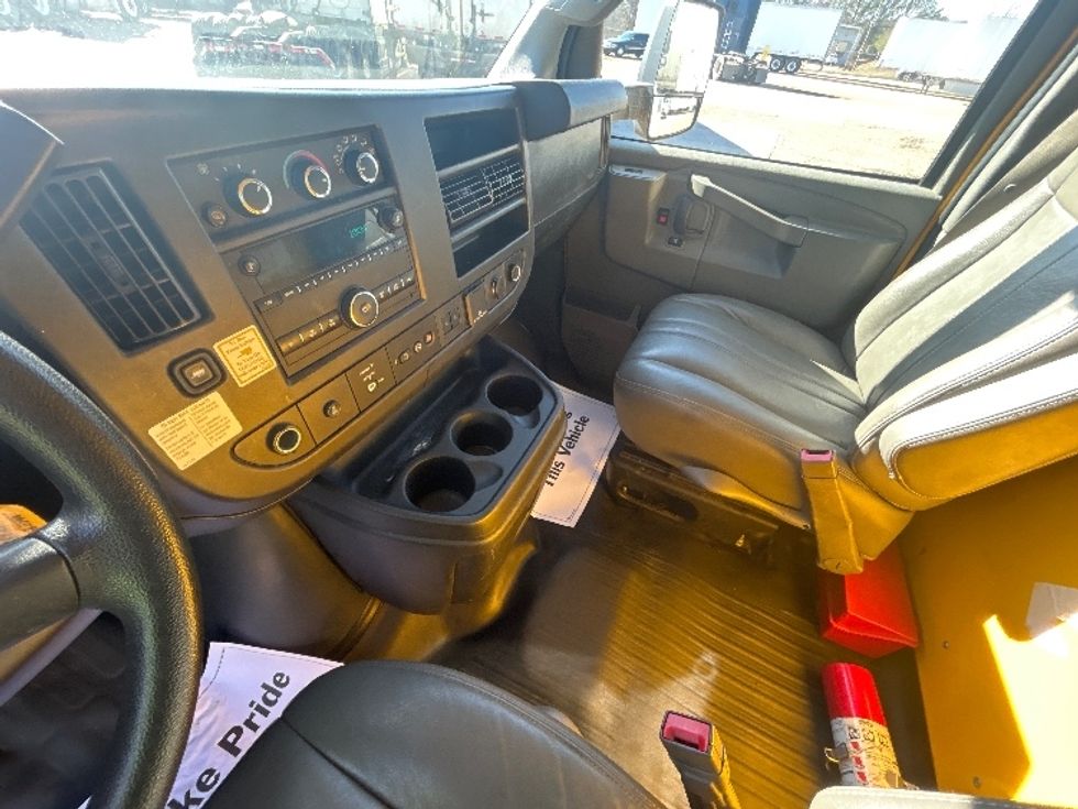 Light Duty Box Truck-Light and Medium Duty Trucks-GMC-2021-Savana G33903-Belden-MS-120,325\n\t\tmiles-$ 24,000 - Image 19