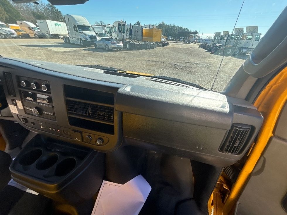 Light Duty Box Truck-Light and Medium Duty Trucks-GMC-2021-Savana G33903-Belden-MS-120,325\n\t\tmiles-$ 24,000 - Image 21