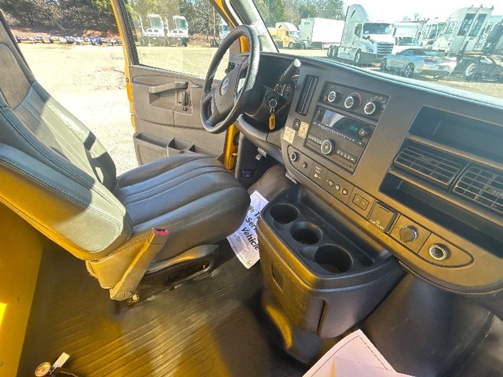 Light Duty Box Truck-Light and Medium Duty Trucks-GMC-2021-Savana G33903-Belden-MS-120,325\n\t\tmiles-$ 24,000 - Image 22