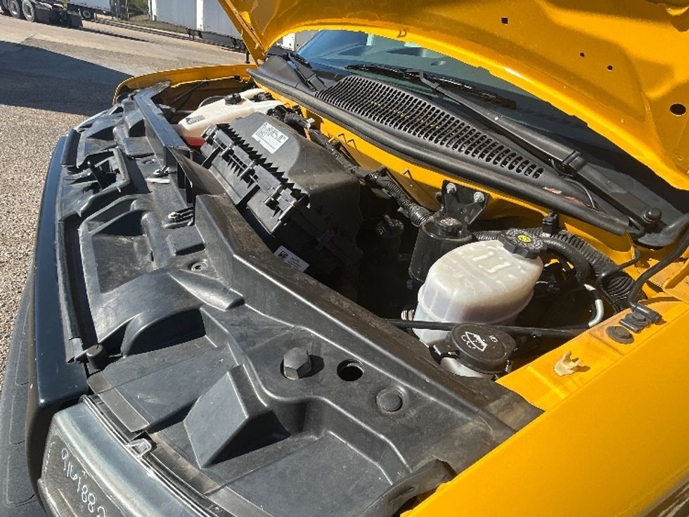 Light Duty Box Truck-Light and Medium Duty Trucks-GMC-2021-Savana G33903-Belden-MS-120,325\n\t\tmiles-$ 24,000 - Image 24