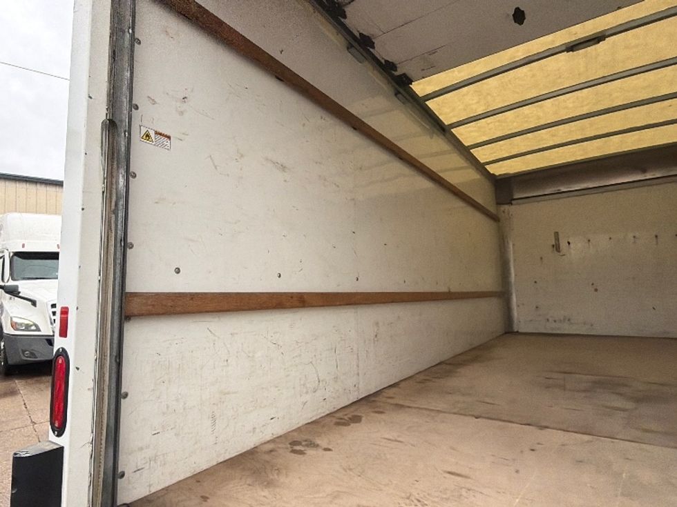 Light Duty Box Truck-Light and Medium Duty Trucks-GMC-2021-Savana G33903-Belden-MS-88,349\n\t\tmiles-$ 30,500 - Image 11