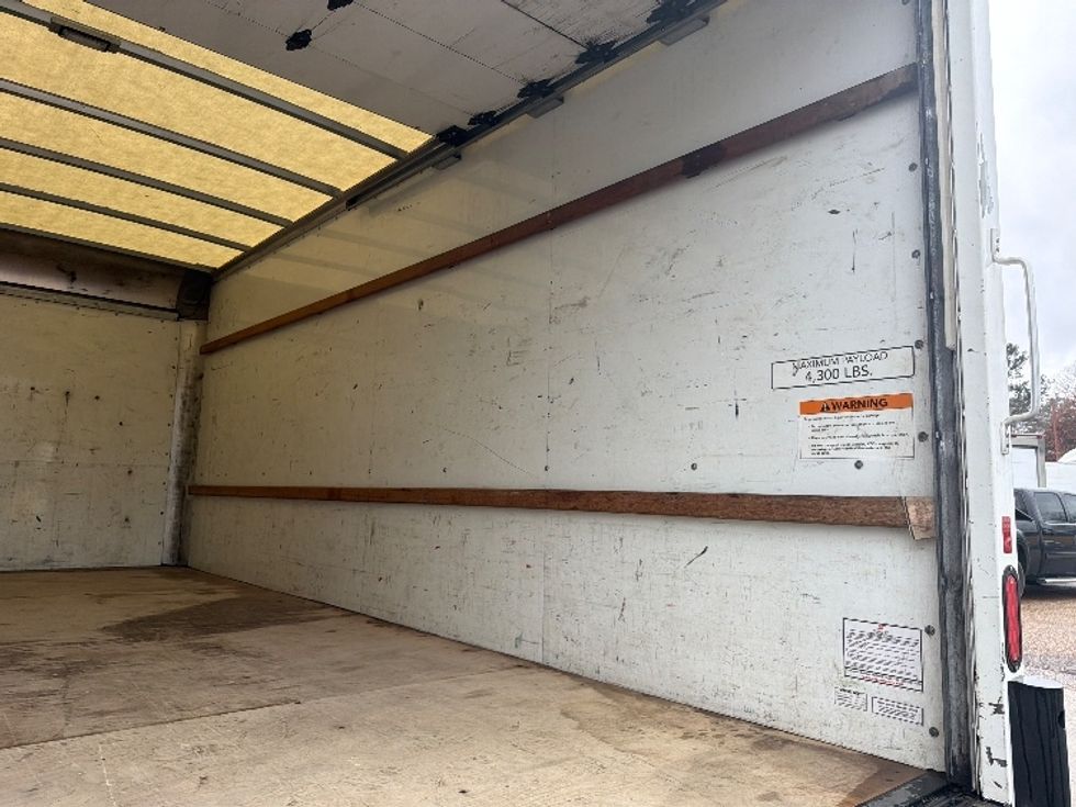 Light Duty Box Truck-Light and Medium Duty Trucks-GMC-2021-Savana G33903-Belden-MS-88,349\n\t\tmiles-$ 30,500 - Image 12