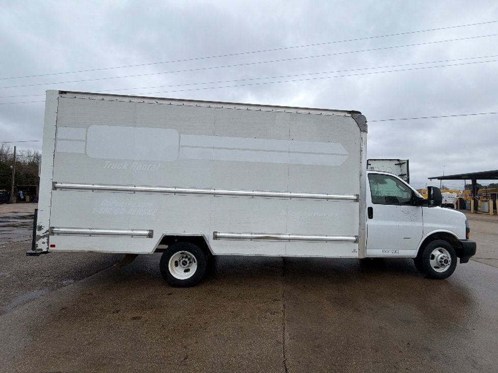 Light Duty Box Truck-Light and Medium Duty Trucks-GMC-2021-Savana G33903-Belden-MS-88,349\n\t\tmiles-$ 30,500 - Image 15