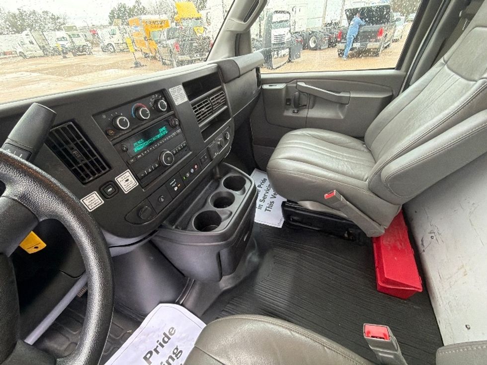 Light Duty Box Truck-Light and Medium Duty Trucks-GMC-2021-Savana G33903-Belden-MS-88,349\n\t\tmiles-$ 30,500 - Image 19