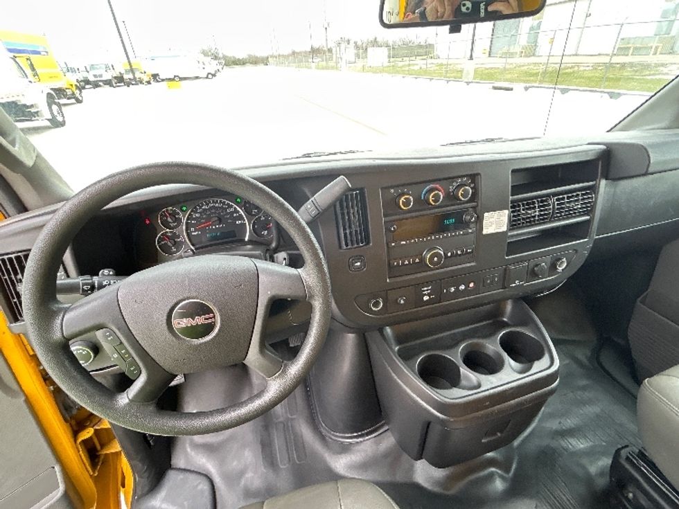 Light Duty Box Truck-Light and Medium Duty Trucks-GMC-2021-Savana G33903-Belden-MS-92,994\n\t\tmiles-$ 27,000 - Image 17