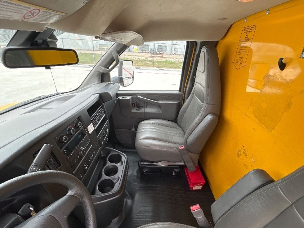 Light Duty Box Truck-Light and Medium Duty Trucks-GMC-2021-Savana G33903-Belden-MS-92,994\n\t\tmiles-$ 27,000 - Image 18