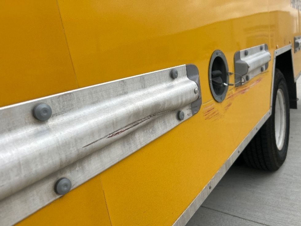 Light Duty Box Truck-Light and Medium Duty Trucks-GMC-2021-Savana G33903-Belden-MS-92,994\n\t\tmiles-$ 27,000 - Image 24