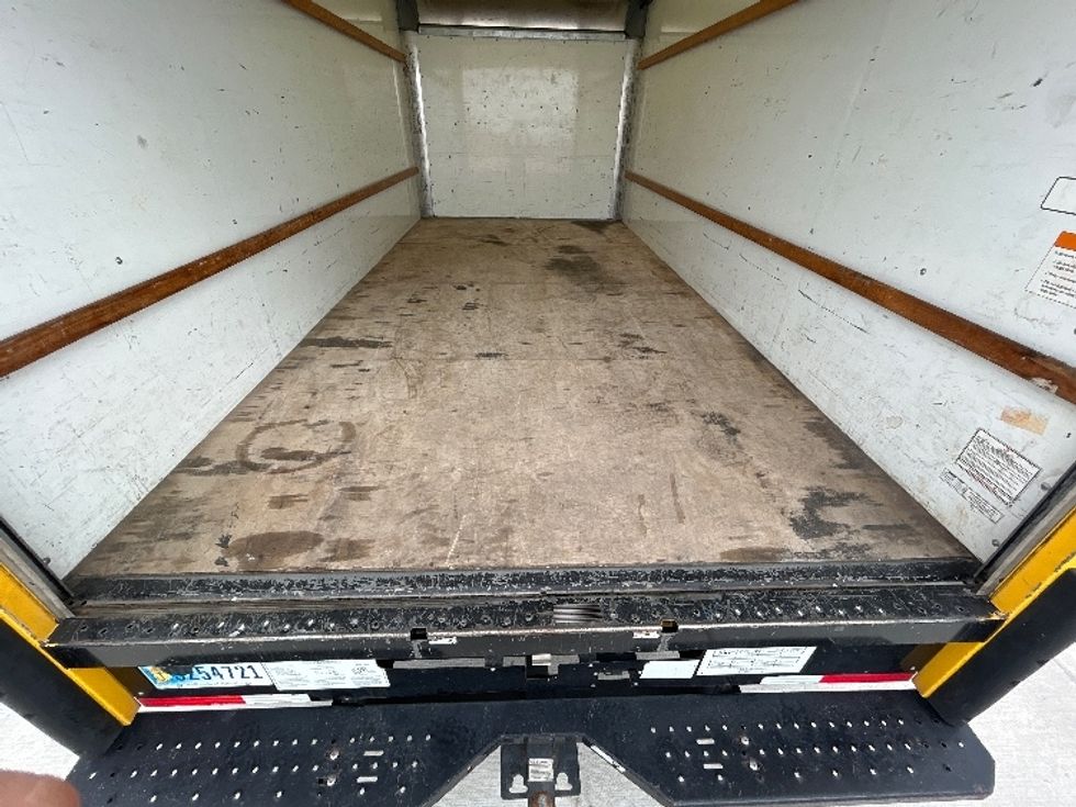 Light Duty Box Truck-Light and Medium Duty Trucks-GMC-2021-Savana G33903-Belden-MS-92,994\n\t\tmiles-$ 27,000 - Image 9