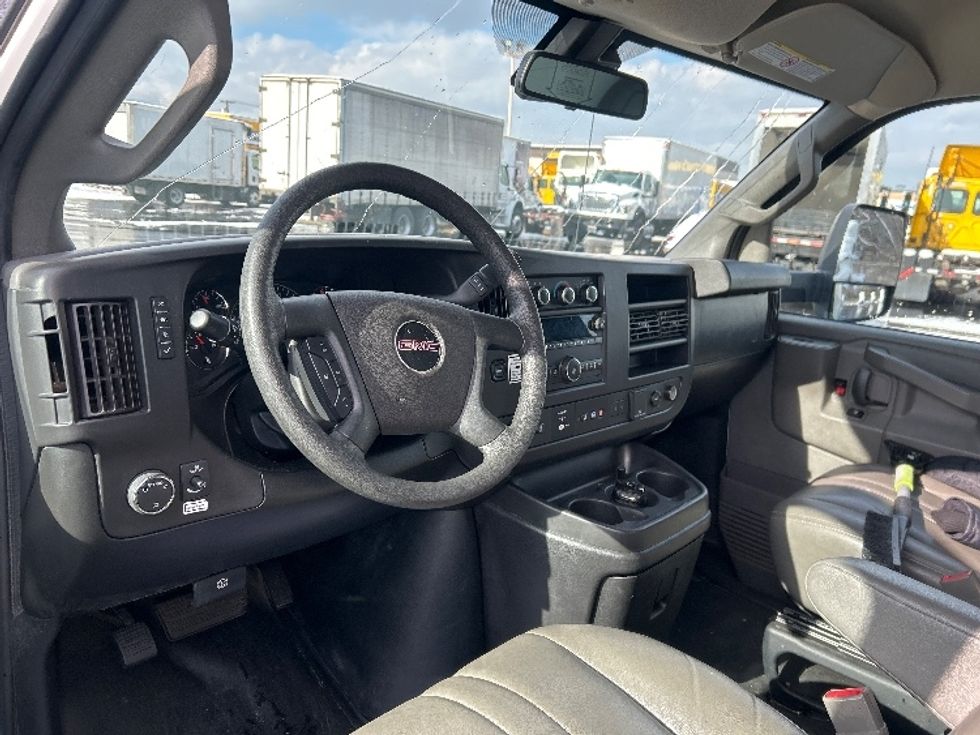 Light Duty Box Truck-Light and Medium Duty Trucks-GMC-2021-Savana G33903-Bensalem-PA-105,256\n\t\tmiles-$ 28,000 - Image 17