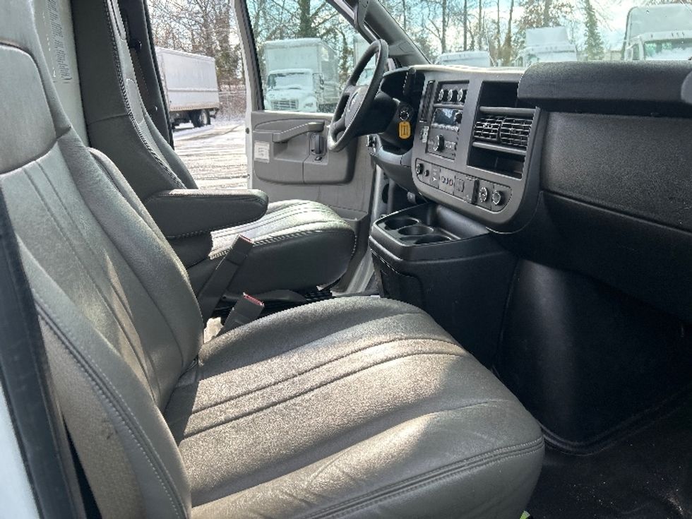 Light Duty Box Truck-Light and Medium Duty Trucks-GMC-2021-Savana G33903-Bensalem-PA-105,256\n\t\tmiles-$ 28,000 - Image 19