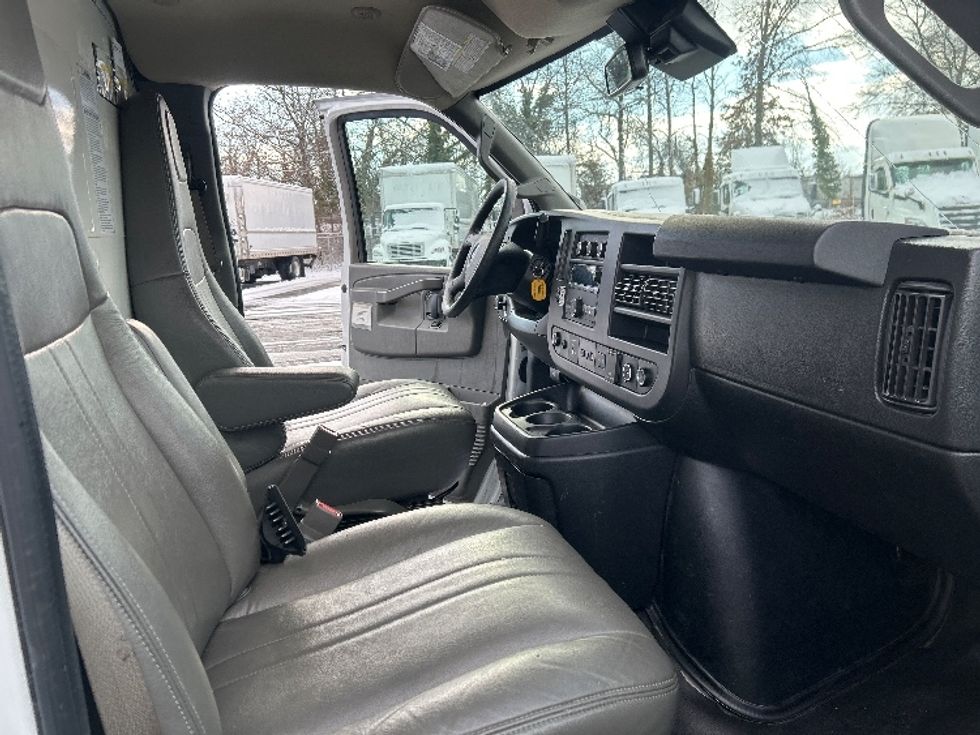 Light Duty Box Truck-Light and Medium Duty Trucks-GMC-2021-Savana G33903-Bensalem-PA-105,256\n\t\tmiles-$ 28,000 - Image 22