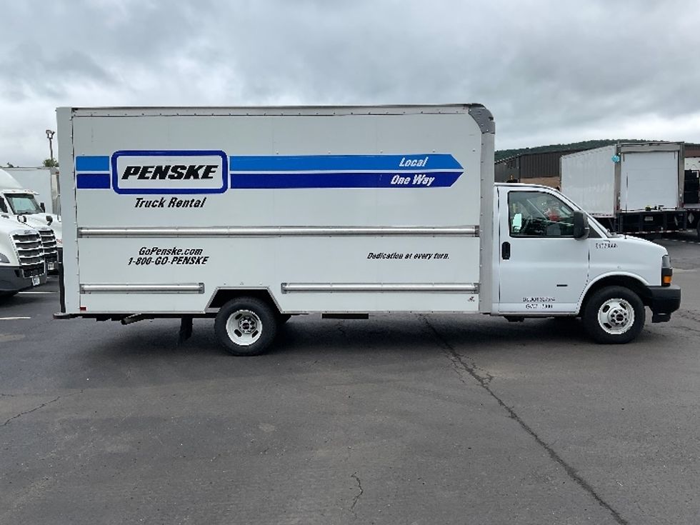 Light Duty Box Truck-Light and Medium Duty Trucks-GMC-2021-Savana G33903-Binghamton-NY-106,843\n\t\tmiles-$ 28,000 - Image 14