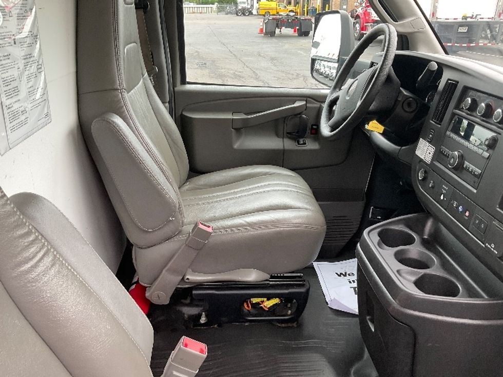 Light Duty Box Truck-Light and Medium Duty Trucks-GMC-2021-Savana G33903-Binghamton-NY-106,843\n\t\tmiles-$ 28,000 - Image 21