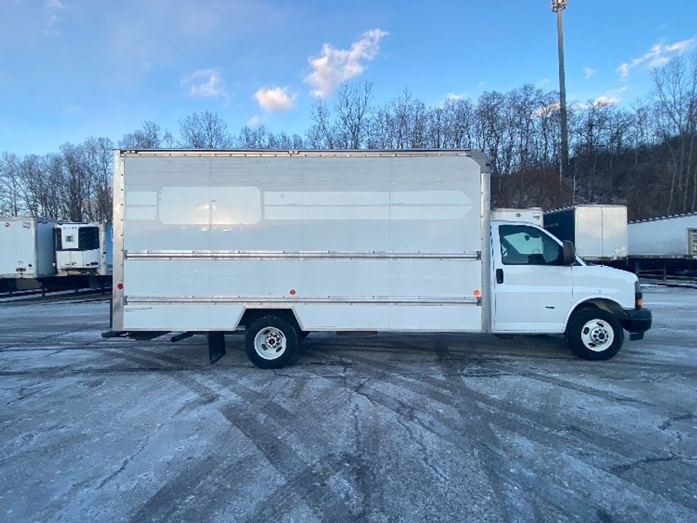 Light Duty Box Truck-Light and Medium Duty Trucks-GMC-2021-Savana G33903-Binghamton-NY-107,574\n\t\tmiles-$ 27,000 - Image 15