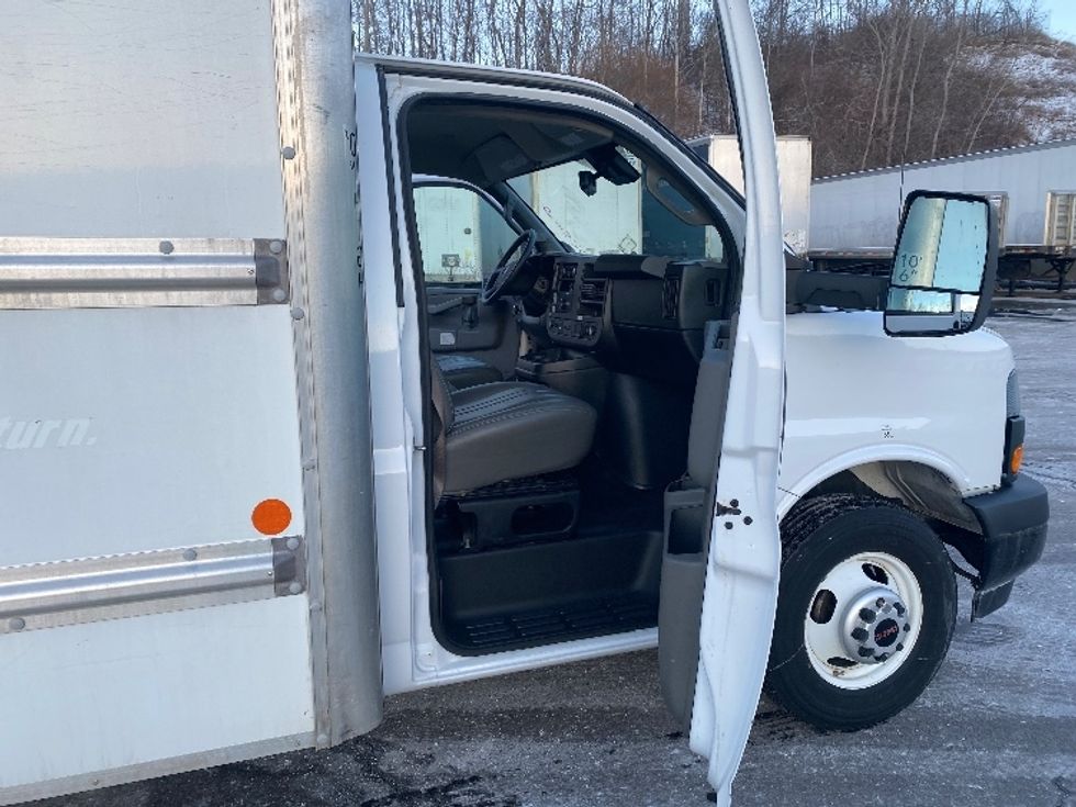 Light Duty Box Truck-Light and Medium Duty Trucks-GMC-2021-Savana G33903-Binghamton-NY-107,574\n\t\tmiles-$ 27,000 - Image 20