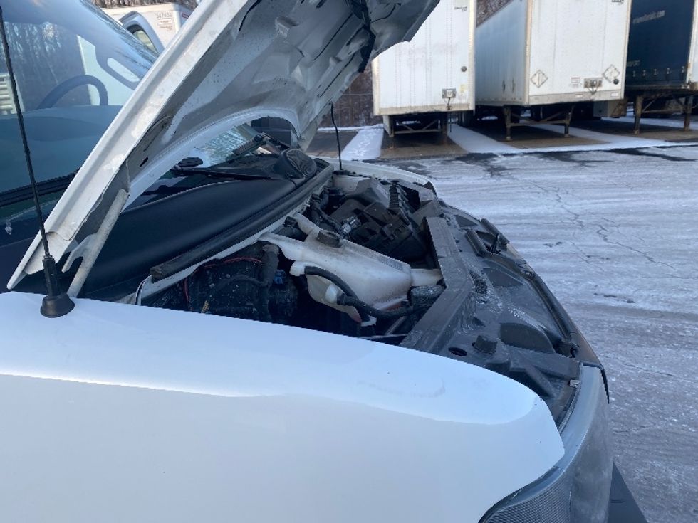 Light Duty Box Truck-Light and Medium Duty Trucks-GMC-2021-Savana G33903-Binghamton-NY-107,574\n\t\tmiles-$ 27,000 - Image 23