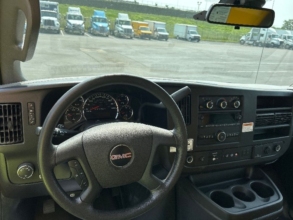 Light Duty Box Truck-Light and Medium Duty Trucks-GMC-2021-Savana G33903-Binghamton-NY-109,207\n\t\tmiles-$ 22,250 - Image 18
