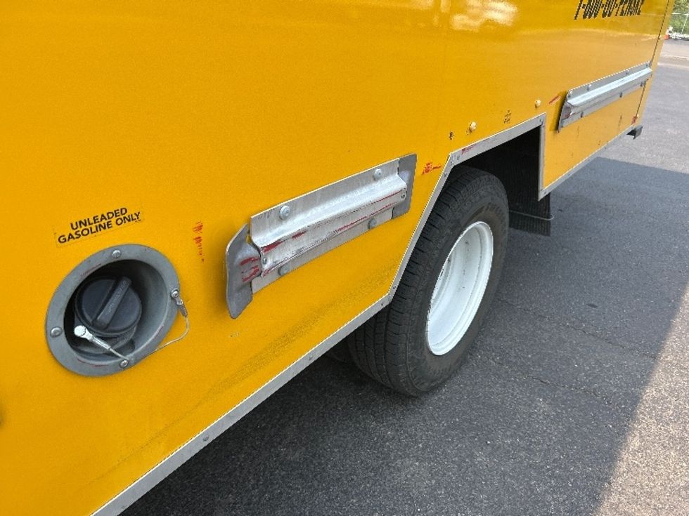 Light Duty Box Truck-Light and Medium Duty Trucks-GMC-2021-Savana G33903-Binghamton-NY-109,207\n\t\tmiles-$ 22,250 - Image 26
