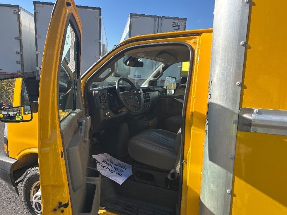 Light Duty Box Truck-Light and Medium Duty Trucks-GMC-2021-Savana G33903-Binghamton-NY-110,670\n\t\tmiles-$ 24,250 - Image 16
