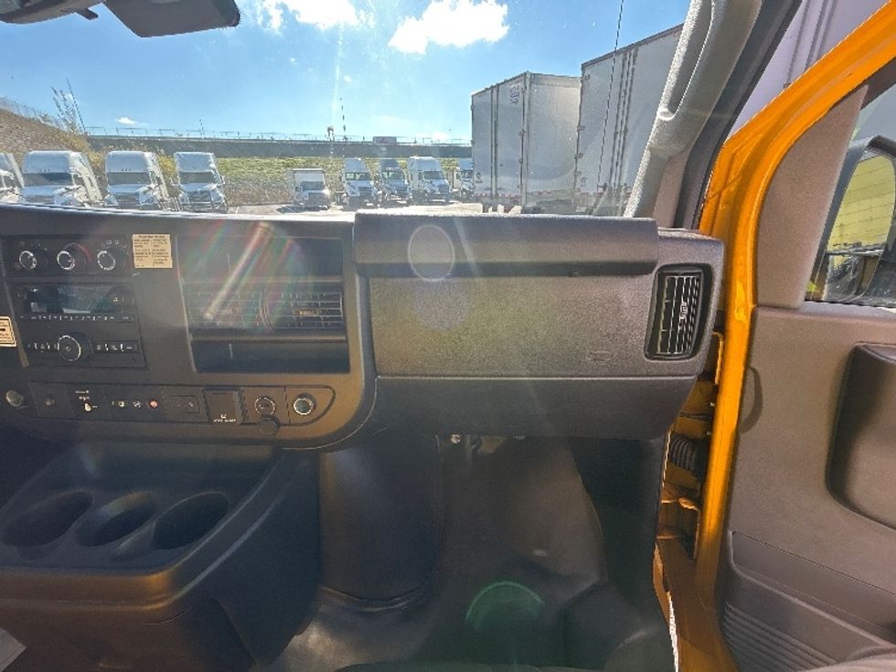 Light Duty Box Truck-Light and Medium Duty Trucks-GMC-2021-Savana G33903-Binghamton-NY-110,670\n\t\tmiles-$ 24,250 - Image 21