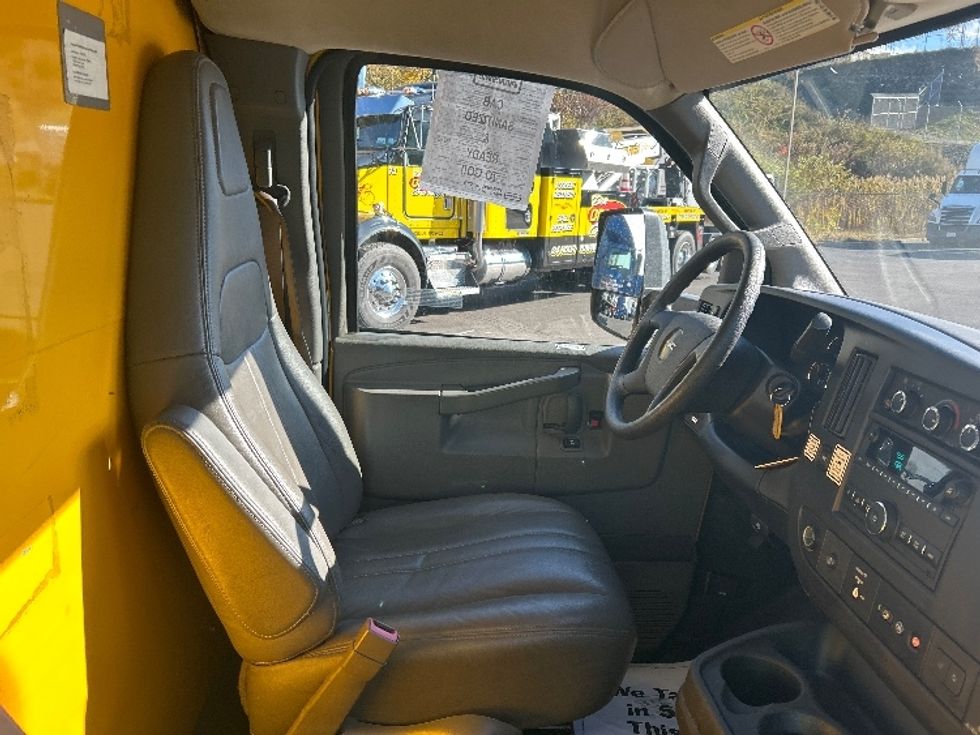 Light Duty Box Truck-Light and Medium Duty Trucks-GMC-2021-Savana G33903-Binghamton-NY-110,670\n\t\tmiles-$ 24,250 - Image 22