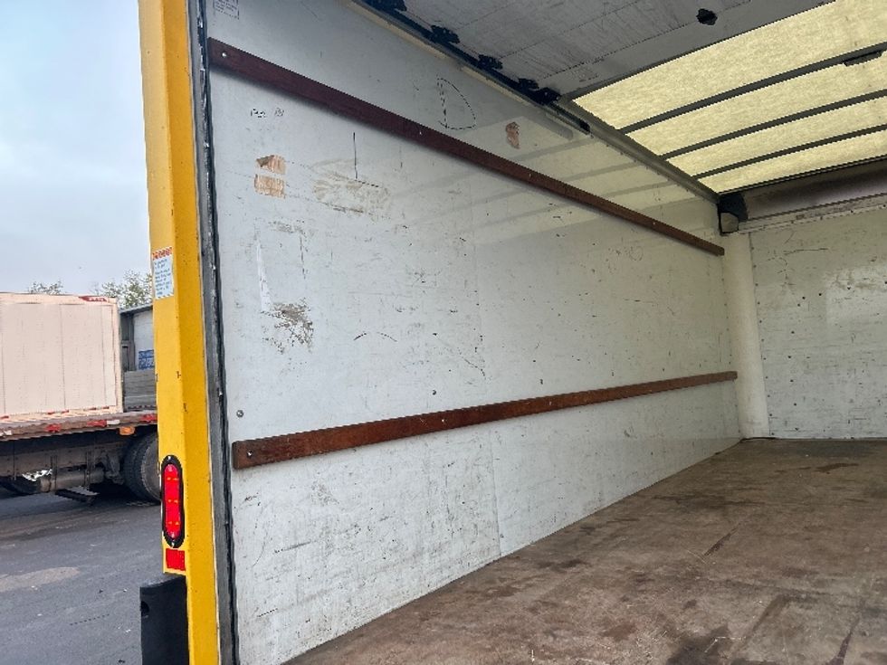 Light Duty Box Truck-Light and Medium Duty Trucks-GMC-2021-Savana G33903-Binghamton-NY-83,232\n\t\tmiles-$ 25,500 - Image 11