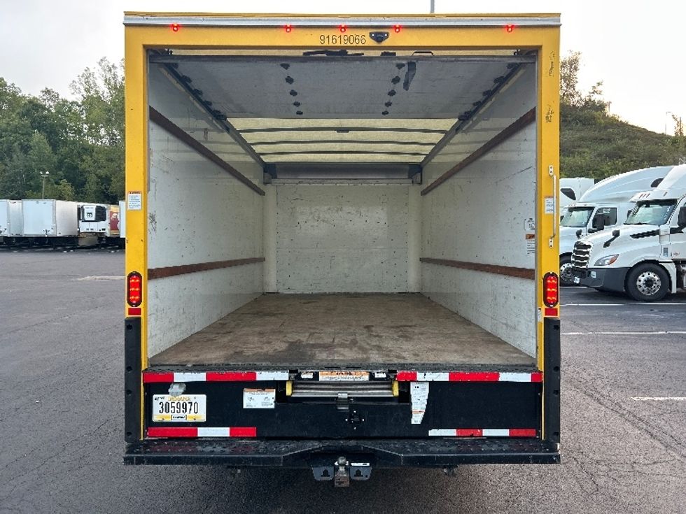 Light Duty Box Truck-Light and Medium Duty Trucks-GMC-2021-Savana G33903-Binghamton-NY-83,232\n\t\tmiles-$ 25,500 - Image 8