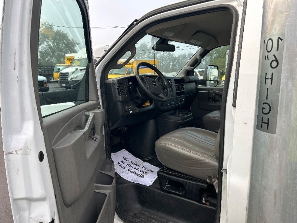Light Duty Box Truck-Light and Medium Duty Trucks-GMC-2021-Savana G33903-Binghamton-NY-90,761\n\t\tmiles-$ 28,750 - Image 16