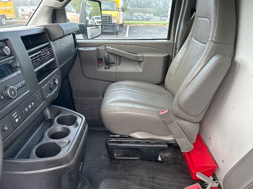 Light Duty Box Truck-Light and Medium Duty Trucks-GMC-2021-Savana G33903-Binghamton-NY-90,761\n\t\tmiles-$ 28,750 - Image 19