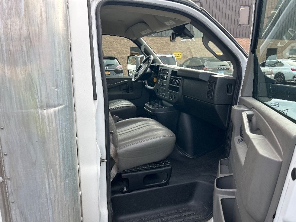 Light Duty Box Truck-Light and Medium Duty Trucks-GMC-2021-Savana G33903-Binghamton-NY-90,761\n\t\tmiles-$ 28,750 - Image 20