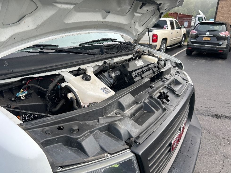 Light Duty Box Truck-Light and Medium Duty Trucks-GMC-2021-Savana G33903-Binghamton-NY-90,761\n\t\tmiles-$ 28,750 - Image 23