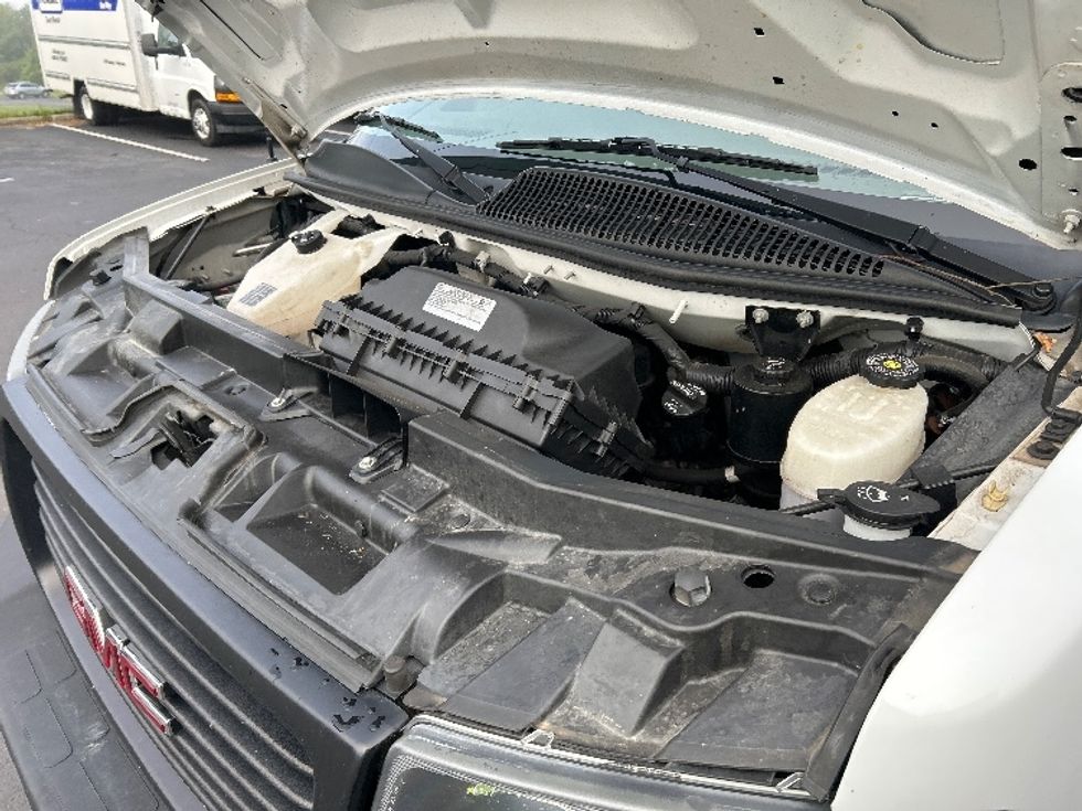 Light Duty Box Truck-Light and Medium Duty Trucks-GMC-2021-Savana G33903-Binghamton-NY-90,761\n\t\tmiles-$ 28,750 - Image 24