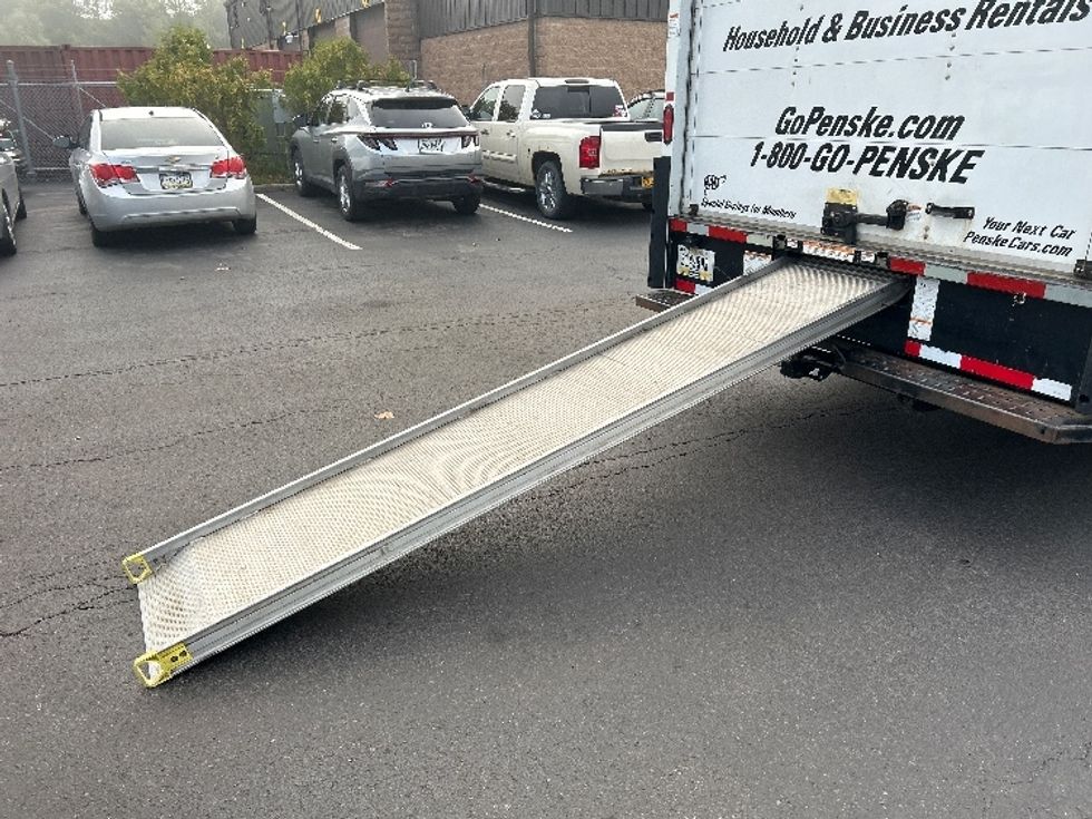 Light Duty Box Truck-Light and Medium Duty Trucks-GMC-2021-Savana G33903-Binghamton-NY-90,761\n\t\tmiles-$ 28,750 - Image 9