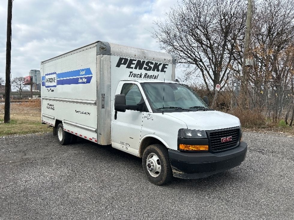 Light Duty Box Truck-Light and Medium Duty Trucks-GMC-2021-Savana G33903-Birmingham-AL-122,234\n\t\tmiles-$ 28,000 - Image 1