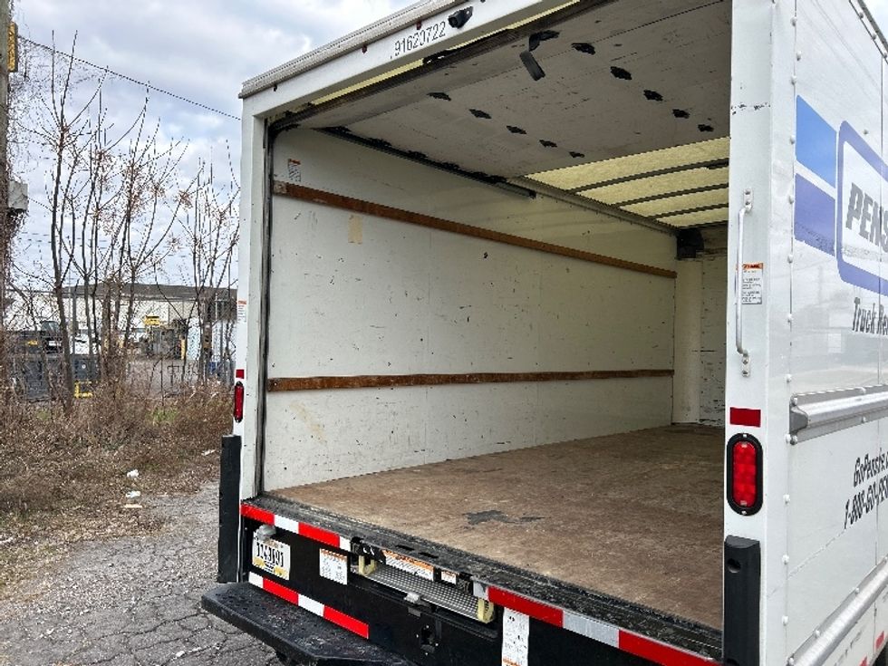 Light Duty Box Truck-Light and Medium Duty Trucks-GMC-2021-Savana G33903-Birmingham-AL-122,234\n\t\tmiles-$ 28,000 - Image 10