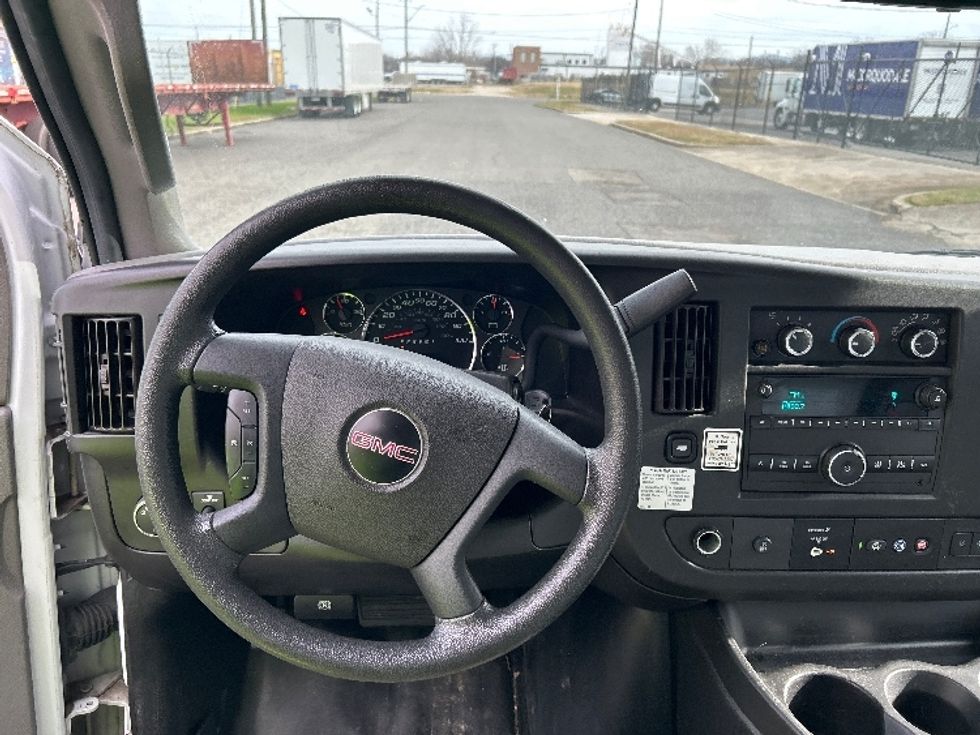 Light Duty Box Truck-Light and Medium Duty Trucks-GMC-2021-Savana G33903-Birmingham-AL-122,234\n\t\tmiles-$ 28,000 - Image 17