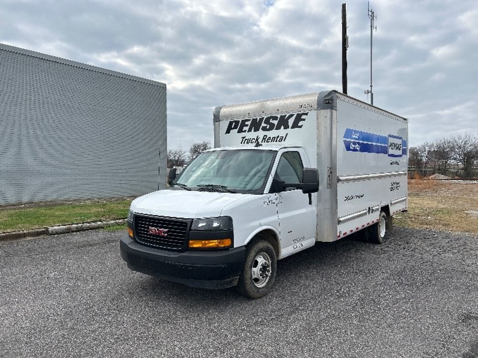 Light Duty Box Truck-Light and Medium Duty Trucks-GMC-2021-Savana G33903-Birmingham-AL-122,234\n\t\tmiles-$ 28,000 - Image 3