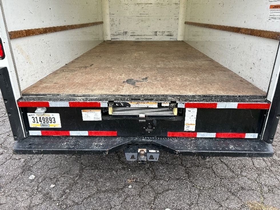 Light Duty Box Truck-Light and Medium Duty Trucks-GMC-2021-Savana G33903-Birmingham-AL-122,234\n\t\tmiles-$ 28,000 - Image 9