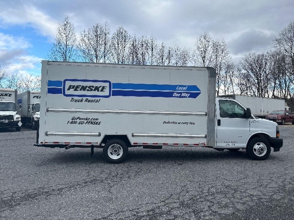 Light Duty Box Truck-Light and Medium Duty Trucks-GMC-2021-Savana G33903-Blountville-TN-112,741\n\t\tmiles-$ 29,250 - Image 15