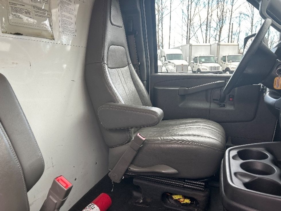 Light Duty Box Truck-Light and Medium Duty Trucks-GMC-2021-Savana G33903-Blountville-TN-112,741\n\t\tmiles-$ 29,250 - Image 22