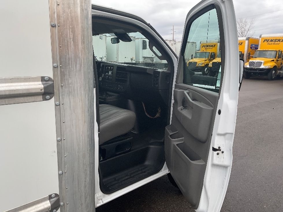 Light Duty Box Truck-Light and Medium Duty Trucks-GMC-2021-Savana G33903-Boise-ID-106,320\n\t\tmiles-$ 33,500 - Image 20