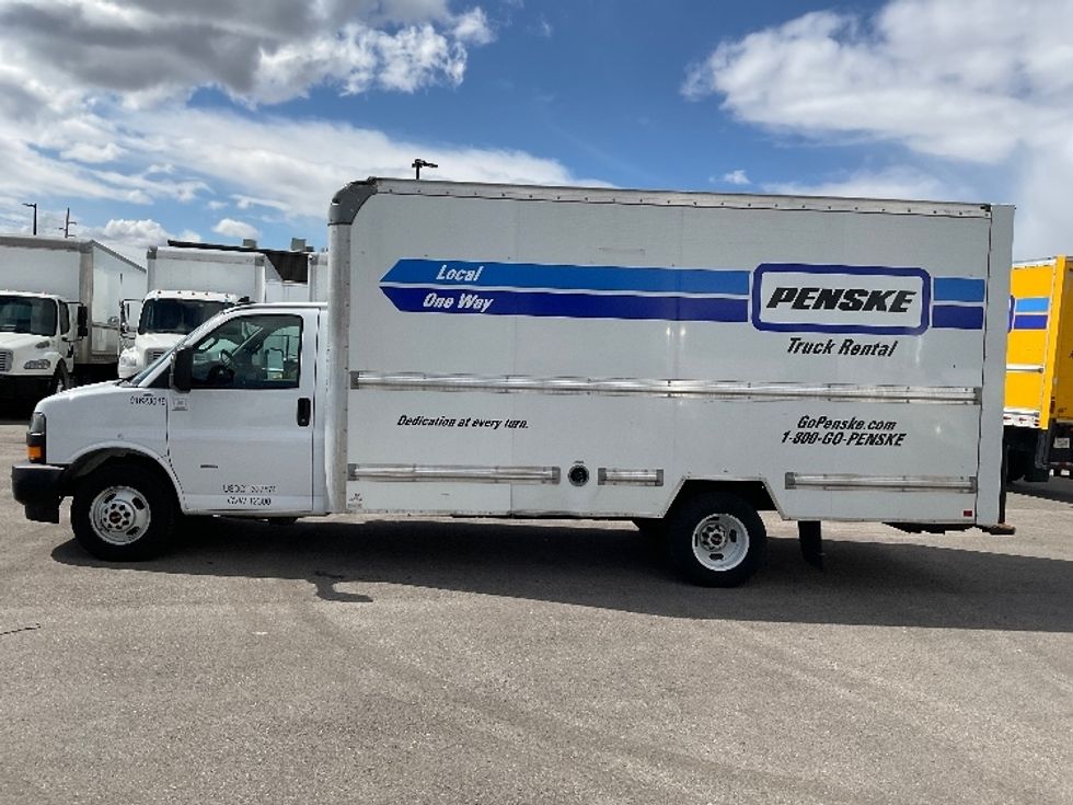 Light Duty Box Truck-Light and Medium Duty Trucks-GMC-2021-Savana G33903-Boise-ID-107,357\n\t\tmiles-$ 28,750 - Image 4