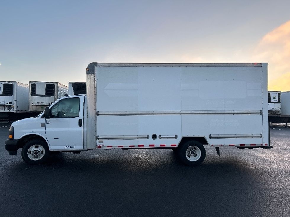 Light Duty Box Truck-Light and Medium Duty Trucks-GMC-2021-Savana G33903-Boise-ID-111,184\n\t\tmiles-$ 29,750 - Image 4