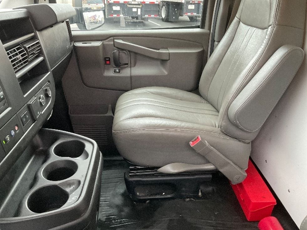 Light Duty Box Truck-Light and Medium Duty Trucks-GMC-2021-Savana G33903-Boise-ID-113,800\n\t\tmiles-$ 29,250 - Image 19