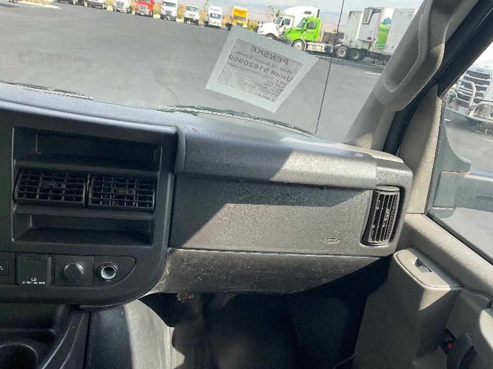 Light Duty Box Truck-Light and Medium Duty Trucks-GMC-2021-Savana G33903-Boise-ID-47,152\n\t\tmiles-$ 37,250 - Image 21