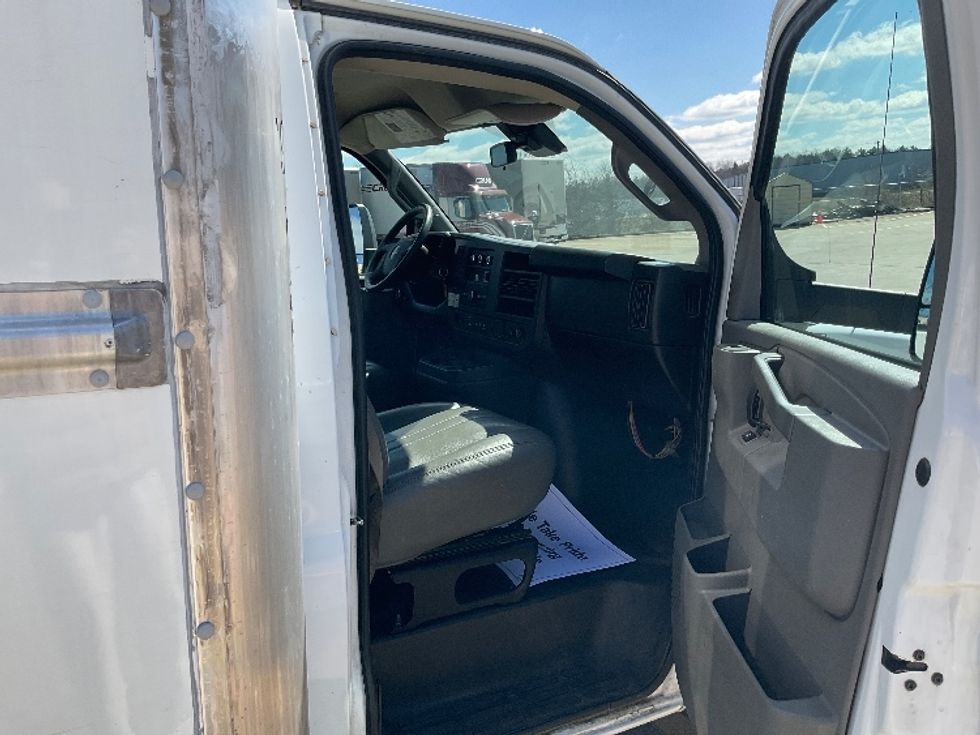 Light Duty Box Truck-Light and Medium Duty Trucks-GMC-2021-Savana G33903-Bowling Green-KY-67,984\n\t\tmiles-$ 35,000 - Image 20