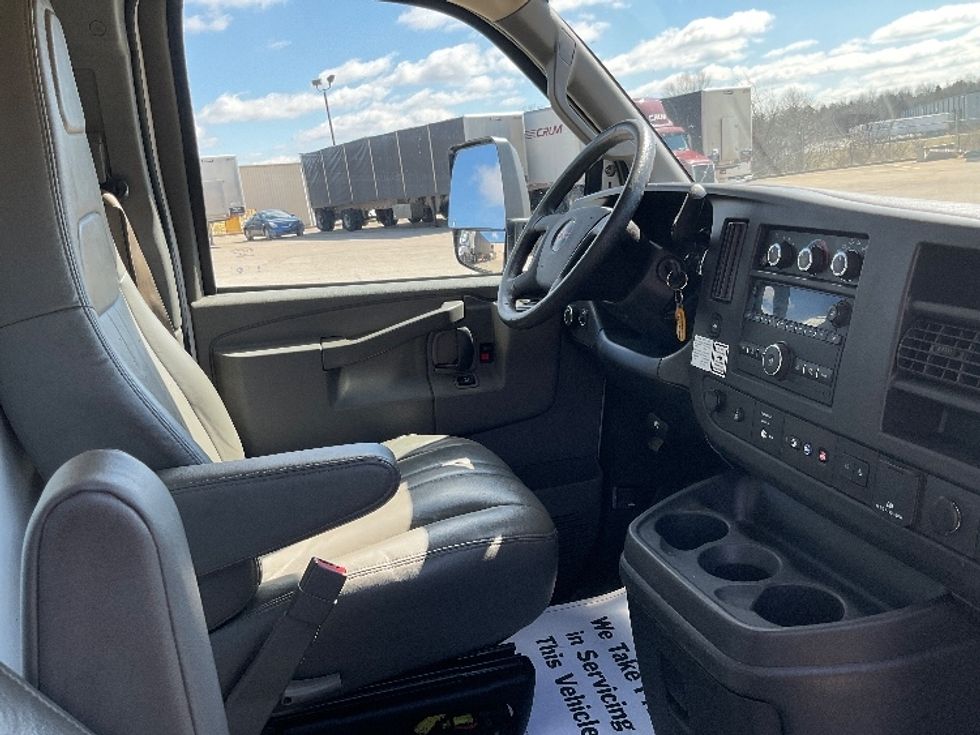 Light Duty Box Truck-Light and Medium Duty Trucks-GMC-2021-Savana G33903-Bowling Green-KY-67,984\n\t\tmiles-$ 35,000 - Image 22
