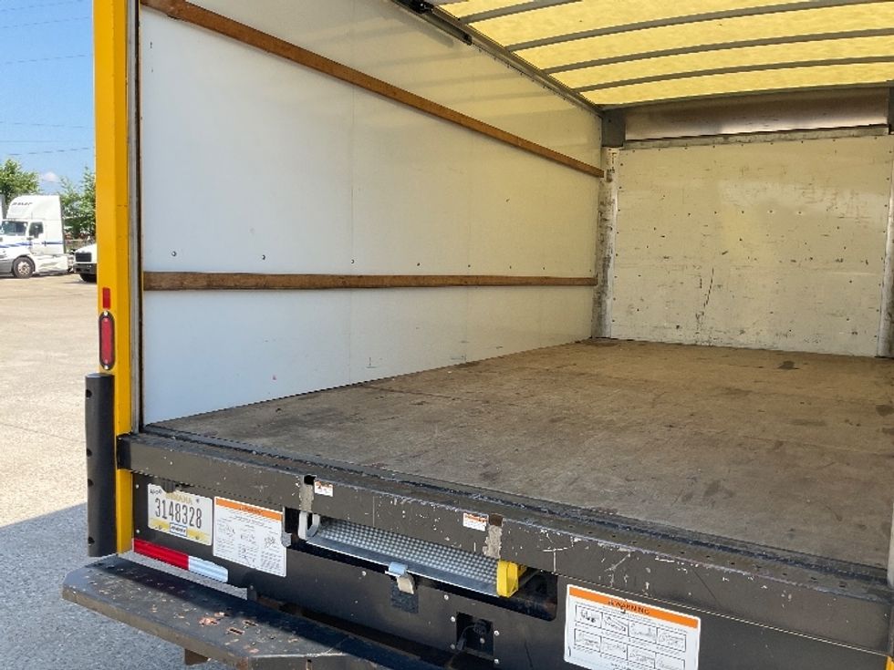 Light Duty Box Truck-Light and Medium Duty Trucks-GMC-2021-Savana G33903-Bowling Green-KY-77,926\n\t\tmiles-$ 26,750 - Image 11