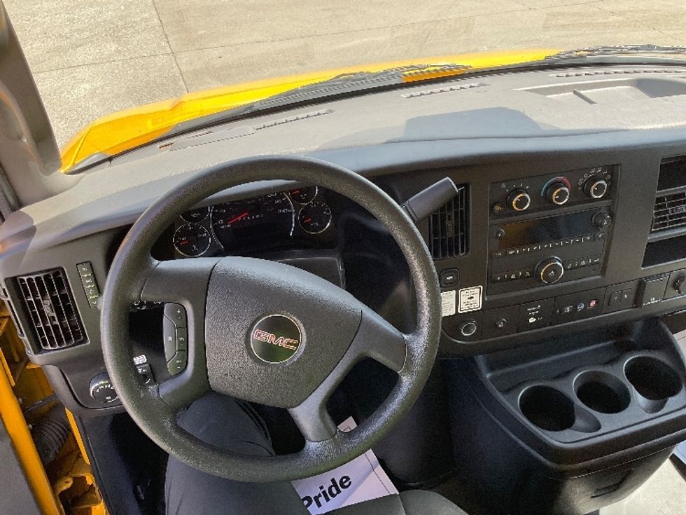 Light Duty Box Truck-Light and Medium Duty Trucks-GMC-2021-Savana G33903-Bowling Green-KY-77,926\n\t\tmiles-$ 26,750 - Image 18