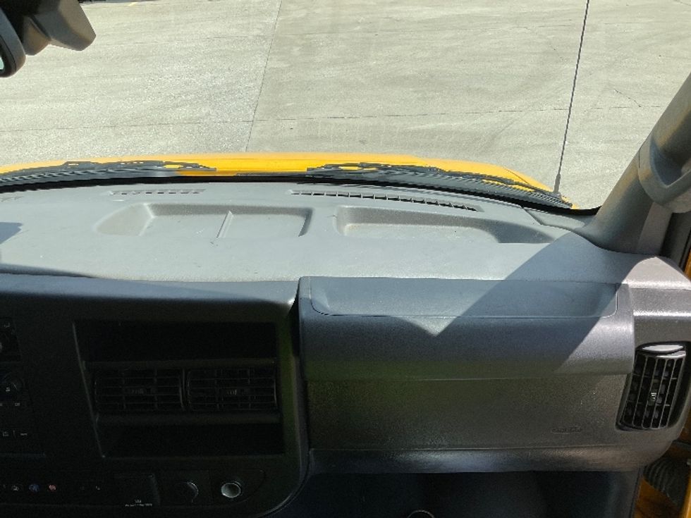 Light Duty Box Truck-Light and Medium Duty Trucks-GMC-2021-Savana G33903-Bowling Green-KY-77,926\n\t\tmiles-$ 26,750 - Image 21